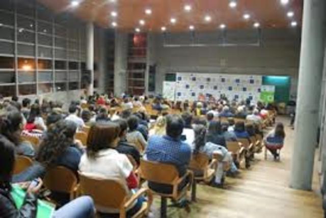 ¿Donde estudiar carreras vinculadas con la Radio en CABA?