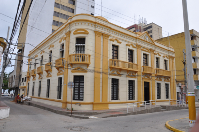 Edificaciones emblemáticas Plaza Padilla.