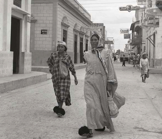 Bancos Plaza Padilla