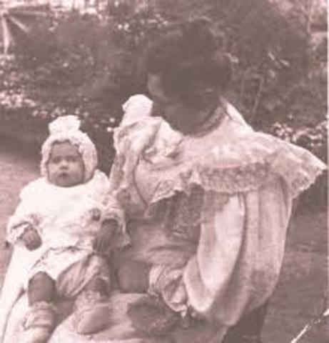 Nacimiento de su hija, Mercedes Tomasa.