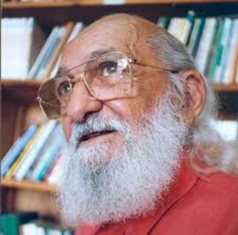 PAULO FREIRE