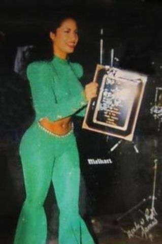 signed by EMI-latin album