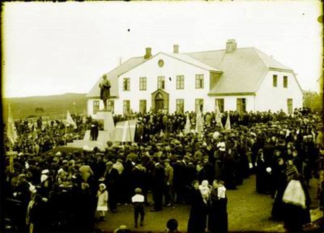 Heimastjorn 1904 Iceland gained home rule on 1 February 1904. Since the mid-19th century, Icelanders had been calling for autonomy from Danish rule; Iceland had been ruled by foreign kings since 1262.