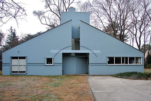 VANA VENTURI HOUSE