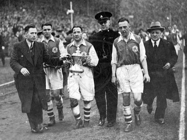 primera edicion de la premier league  inglaterra primera liga profecional a nivel mundial