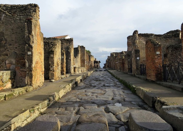 Pompeii (08/24/79 CE)