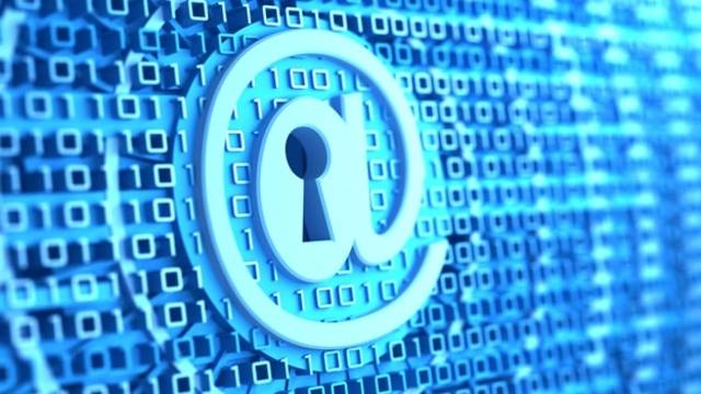 Nace el correo electrónico