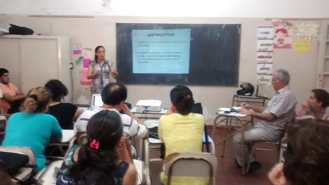 Proyector MITSUBISHI.