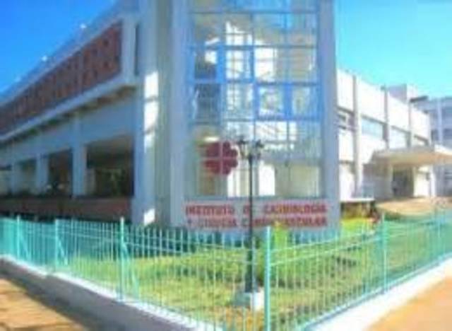 Se inaugura en Bs. As. el Inst. de Cardiología y Cirugía Cardiovascular de la Fundac. Favaloro