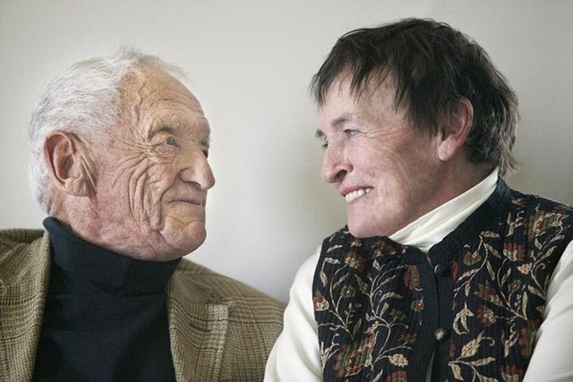 Andrew marries Betsey James