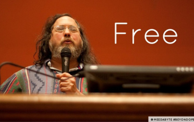 Stallman ve la necesidad de modificar el codigo fuente.