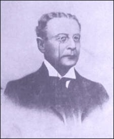 sufrió un derrame cerebral dictando un clase de geometria analitica, falleciendo allí mismo