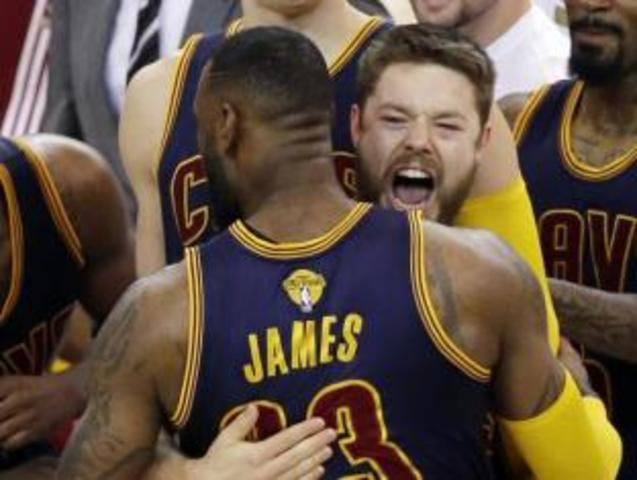 Cleveland se pone al frente