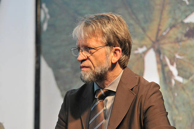 es designado rector general