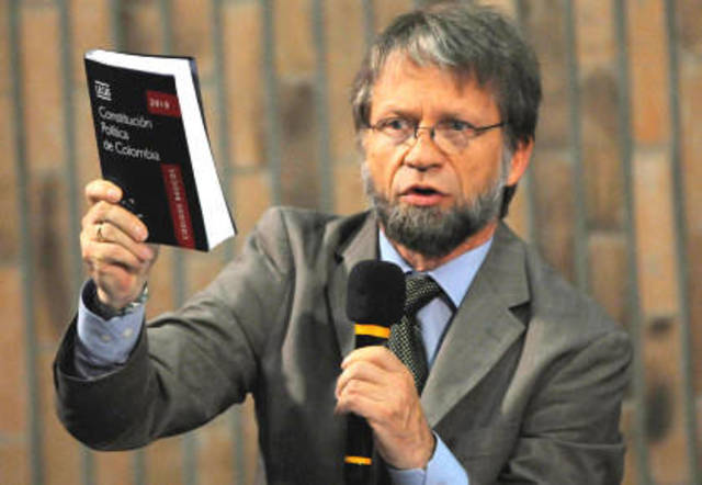 su primer acción como alcalde