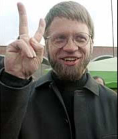 regresó a la escena política