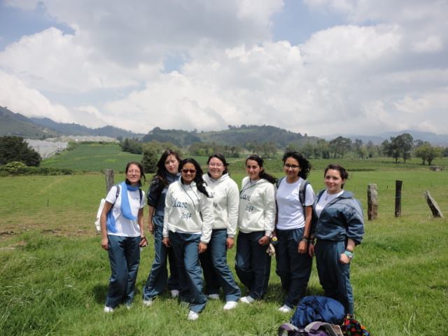 Estudios de preparatoria.