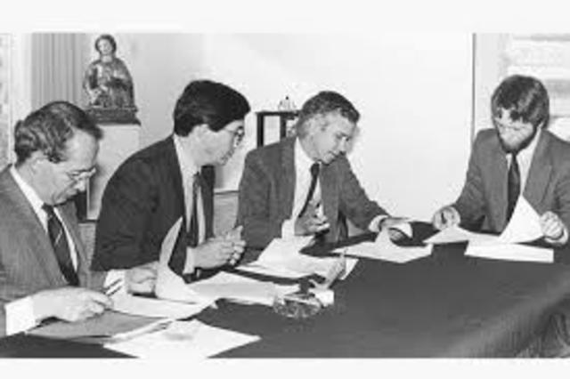 Renuncia al cargo de rector de la UN