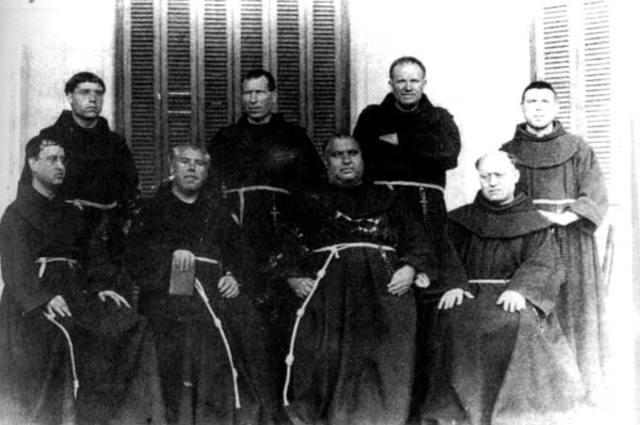 El padre Fray Antonio propone.