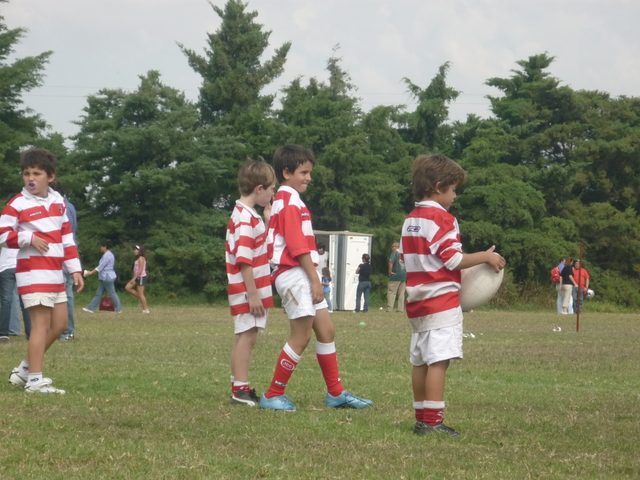When I was eight I played rugby. My favourite club was Jockey Club Cordoba. I wore red and white t-shirt, white short and red socks
