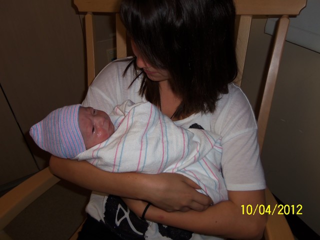 Little sister Khloe was born<3