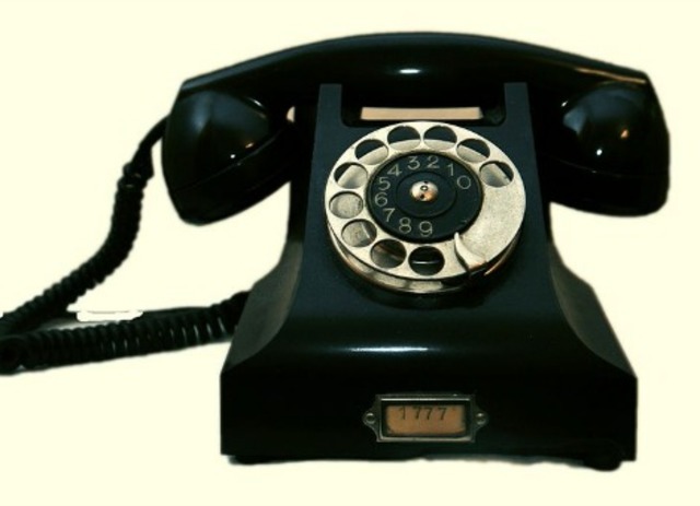 Primer telefono fijo
