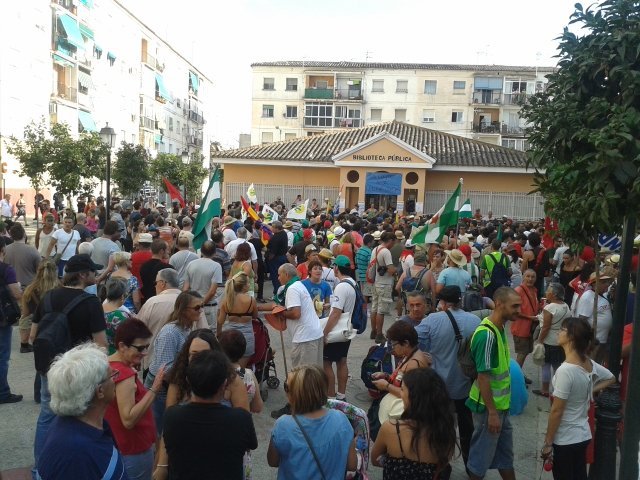 12.000 personas marchan con el SAT