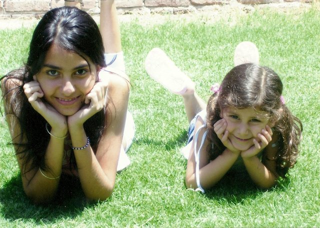 She was my cousin Dana, this photo was taked in 2006 in the house of my grand parents.