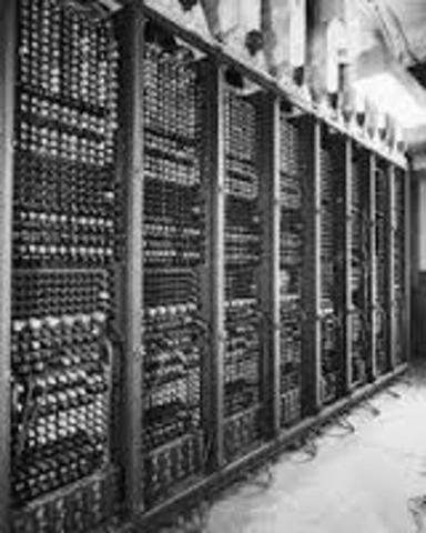 CONSTRUYEN EL EDSAC (primera generacion)