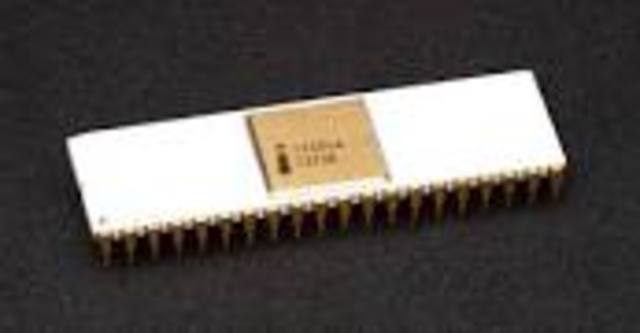 INTEL 8080  (Cuarta generacion)