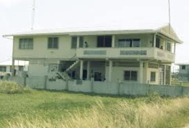 Temple members arrive in Guyana