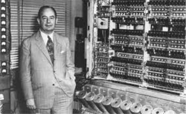 Comenzo a funcionar Electic Numerical Integrador and Calculador ,fue el paso para el proceso de datos que condujo a la comercializacion de los ordenadores
