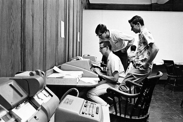 el lenguaje basic es popularizado