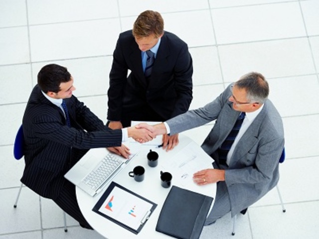 Creación del Consejo de Informática y Recursos Humanos.