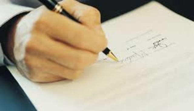 Firma de un convenio de asociación en 1982 con el “Centro Mundial de París para el Recurso Humano”.