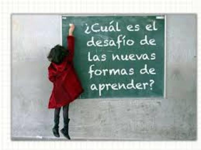 el papel de profesores y profesoras, maestros y maestras debe pasarpor una inmersión en las TIC, porque son nuestras pizarras, nuestros libros, nuestrasherramientas educativas de este siglo...