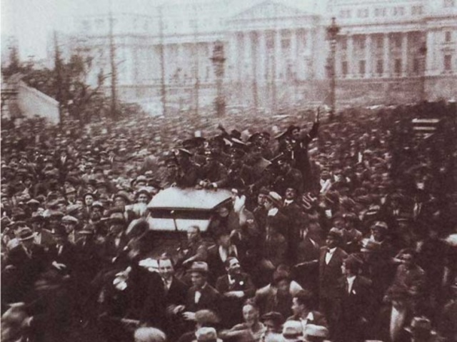 El ejercito golpea la democracia argentina