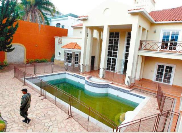 Esposas de funcionarios del IHSS dirigian red de testaferros