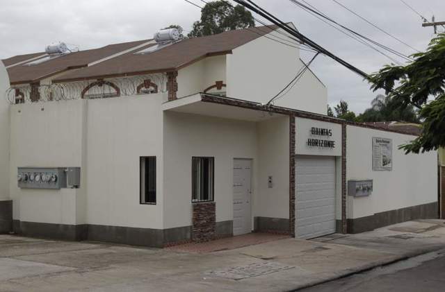 Incautan casas a exdirector del IHSS