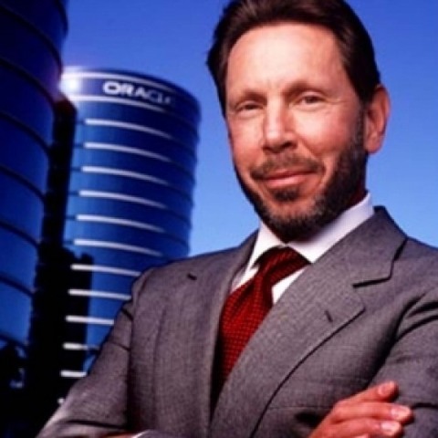 A partir del desarrollo de Edgar Frank Codd del modelo relacional, Lawrence J. Ellison desarrollo ORACLE.