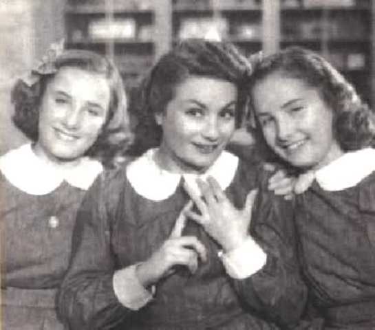 Los cambios políticos, sociales y económicos ocurridos en 1930 y 1943: obras de escritore, artistas plasticos e intelectuales. Tango: música popular más difundida.