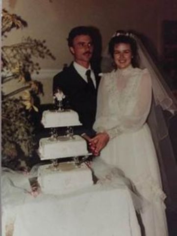 Sandra and Martin Carew get married