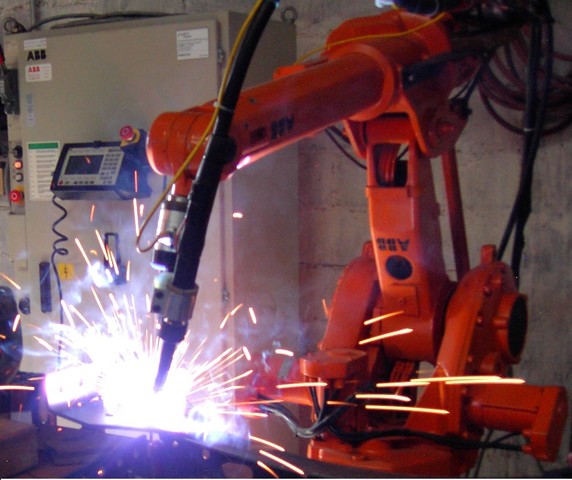 EVOLUCION DE ROBOTS INDUSTRIALES