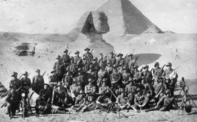 AIF Units Start Disembarking in Egypt