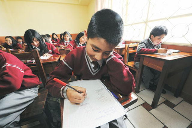 ADMICION DE LOS PRIMEROS ESTUDIANTES