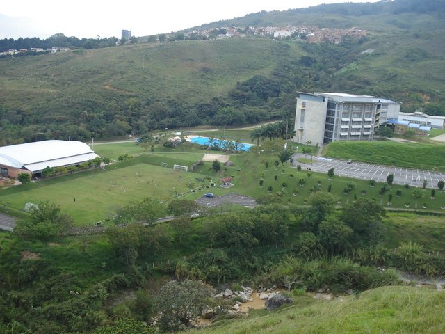 su expancion a medellin