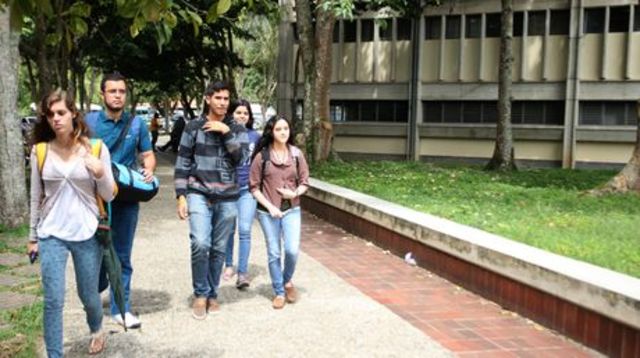 Cual es la relación de la Historia de la USB con nuestras Carreras?