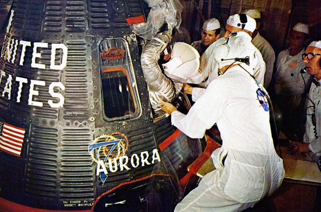 Scott Carpenter repeats John Glenns flight aboard Aurora 7