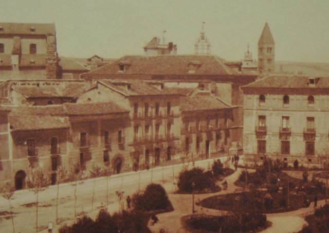 más de 44 universidades creadas