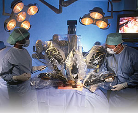 Primer robot cirujano